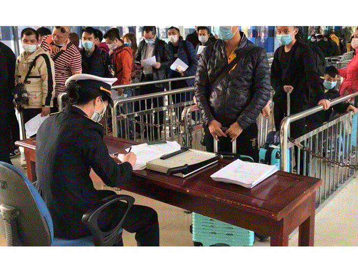 Xét nghiệm virus corona bé trai 8 tuổi trở về từ Trung Quốc có biểu hiện sốt, ho